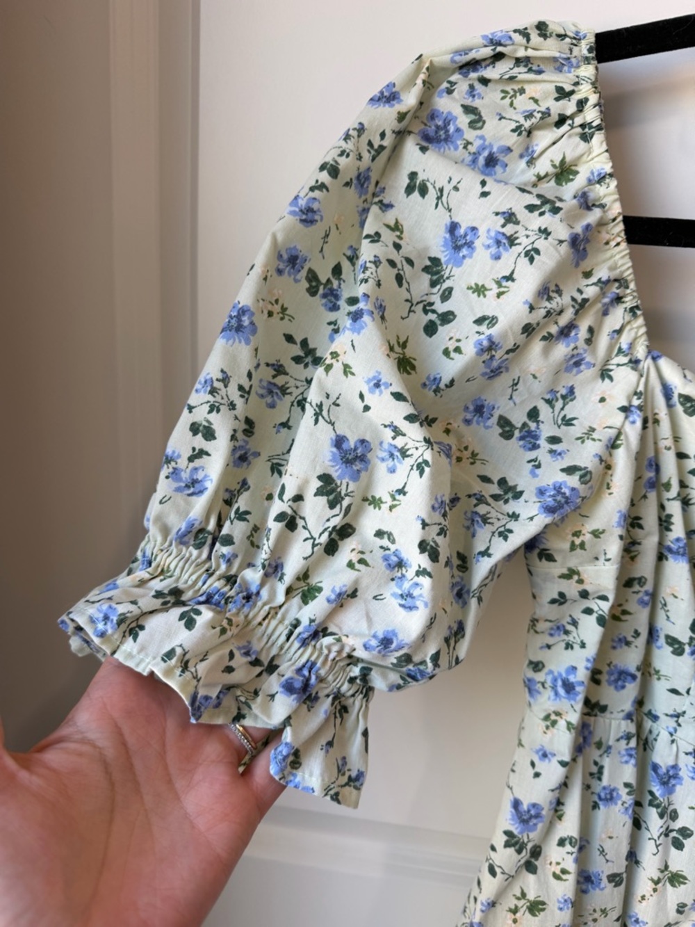 Abercrombie & Fitch Light Green and Blue Floral Puff-Sleeve Midi Dress - Picture 3 of 9